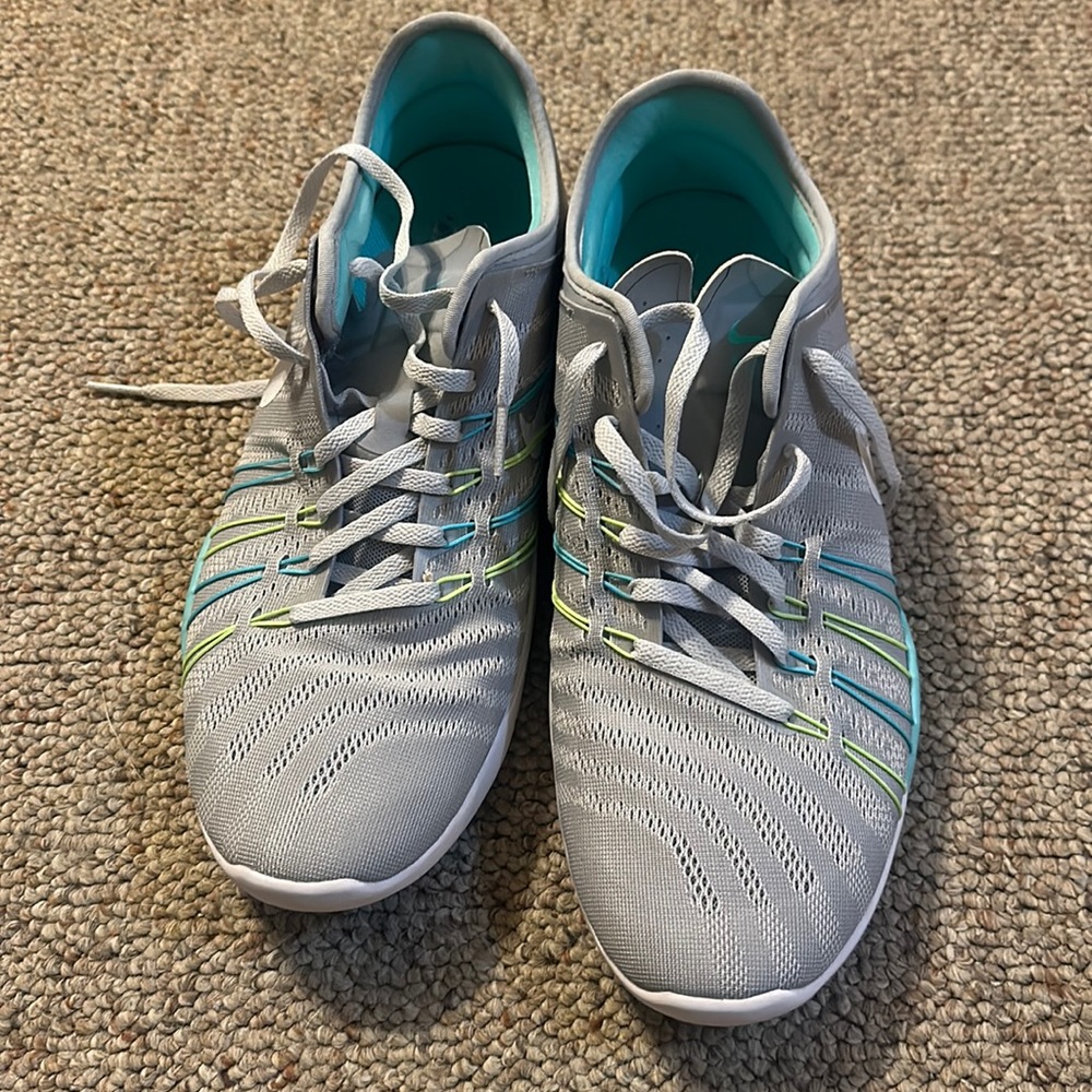 NWOT nike free TR 6 running shoes size 10.5